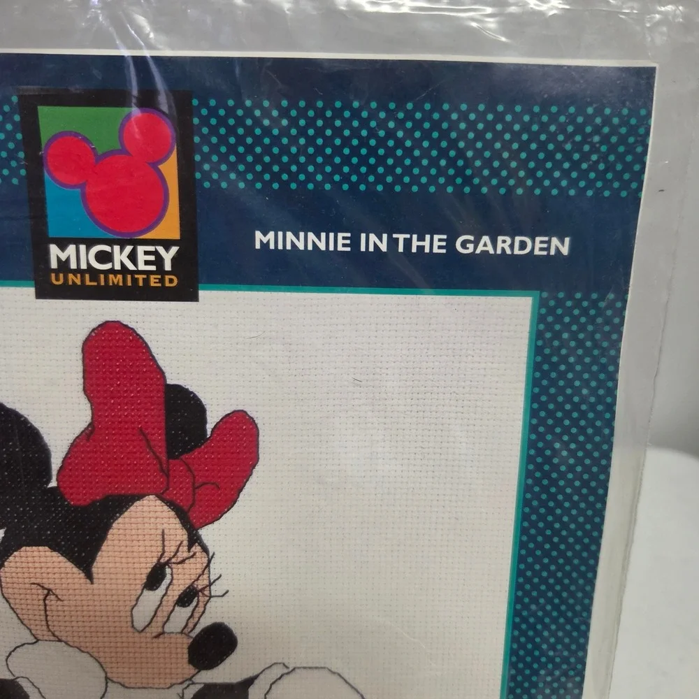 Disney Minnie Mouse In The Garden Cross Stitch Kit 36004 Mickey Unlimited